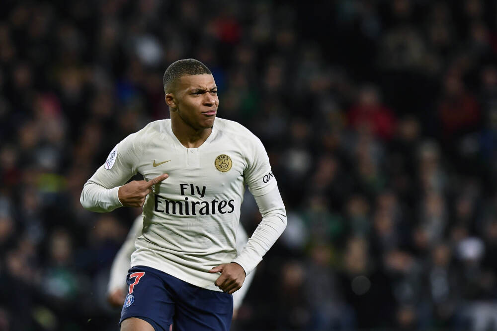 石宇奇获得世界羽联年终总决赛男单亚军